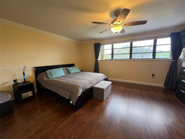 9894 Fairway Cove Lane, Plantation, FL 33324