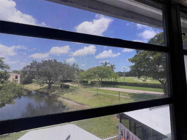 9894 Fairway Cove Lane, Plantation, FL 33324
