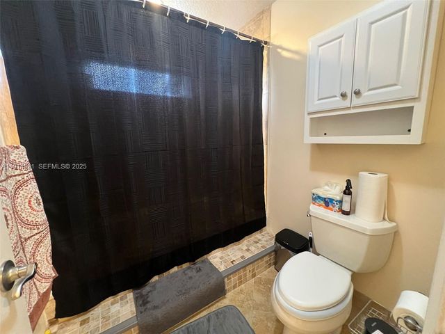 9894 Fairway Cove Lane, Plantation, FL 33324