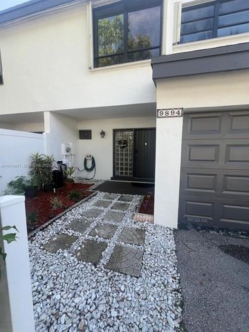 9894 Fairway Cove Lane, Plantation, FL 33324