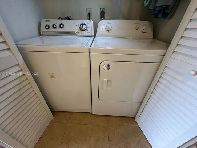 9894 Fairway Cove Lane, Plantation, FL 33324