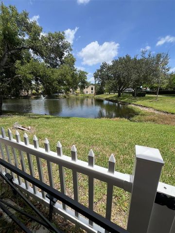 9894 Fairway Cove Lane, Plantation, FL 33324