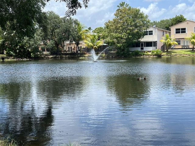 9894 Fairway Cove Lane, Plantation, FL 33324