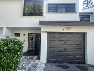 9894 Fairway Cove Lane, Plantation, FL 33324