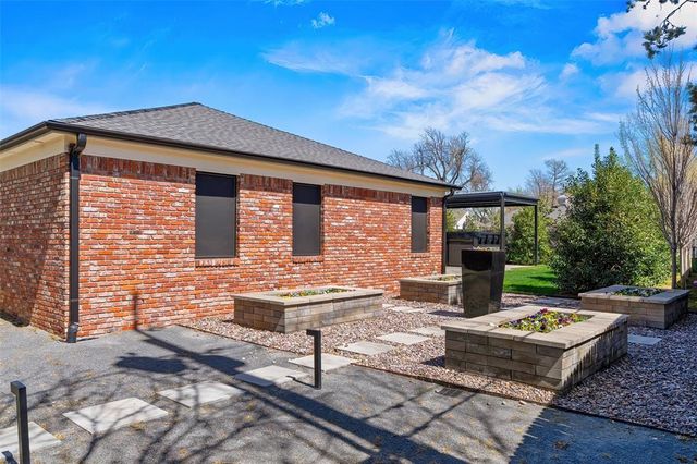 1708 Randel Road, Nichols Hills, OK 73116