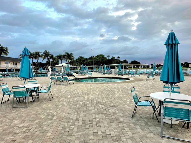 719 Flanders O, Delray Beach, FL 33484
