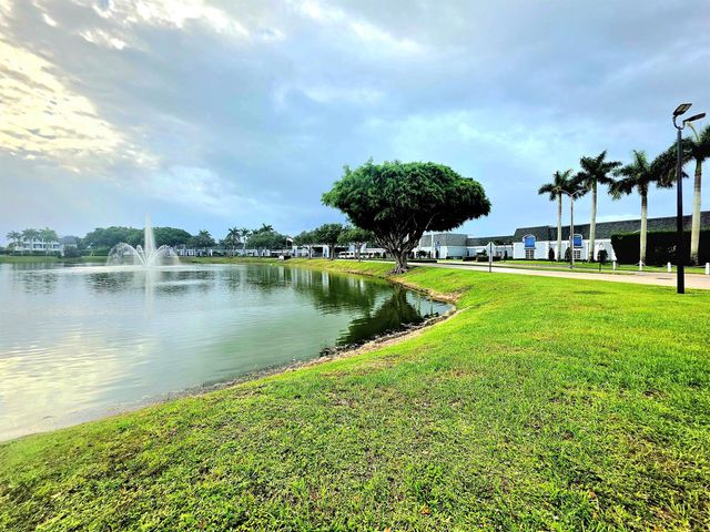 719 Flanders O, Delray Beach, FL 33484