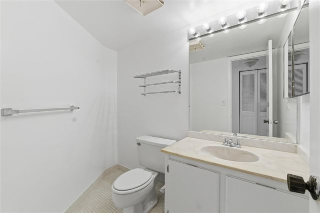 7650 W Mcnab Road 114, Tamarac, FL 33321