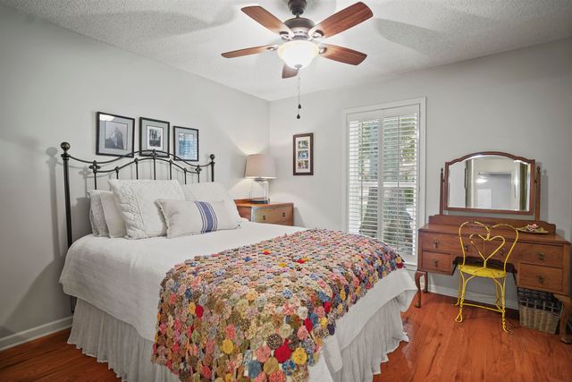 7080 WOODRIDGE LN, Germantown, TN 38138