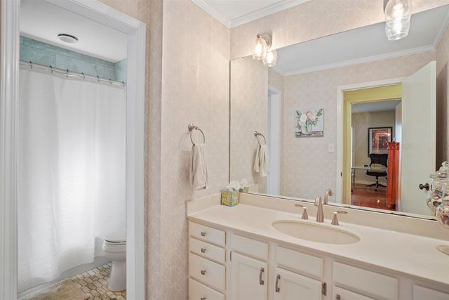 7080 WOODRIDGE LN, Germantown, TN 38138