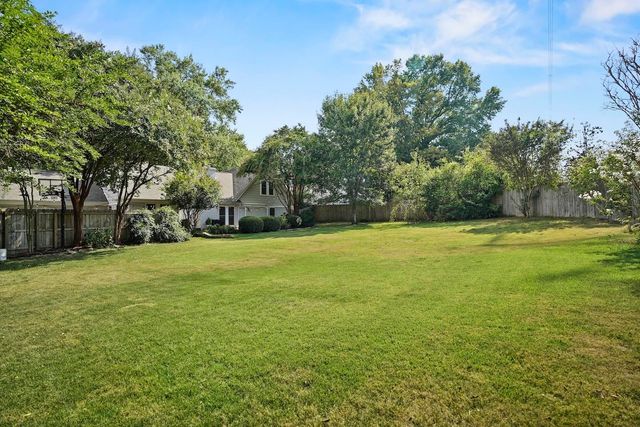 7080 WOODRIDGE LN, Germantown, TN 38138