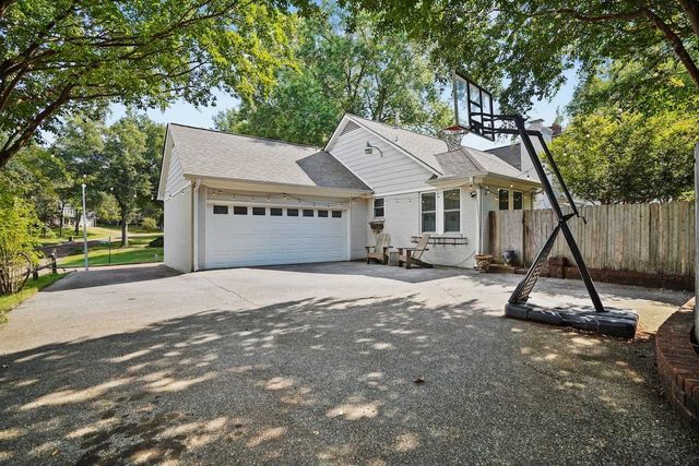 7080 WOODRIDGE LN, Germantown, TN 38138