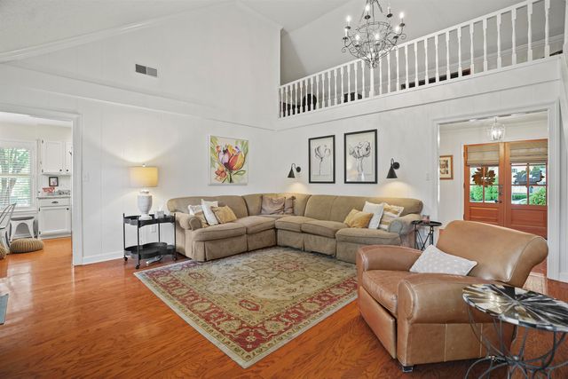 7080 WOODRIDGE LN, Germantown, TN 38138