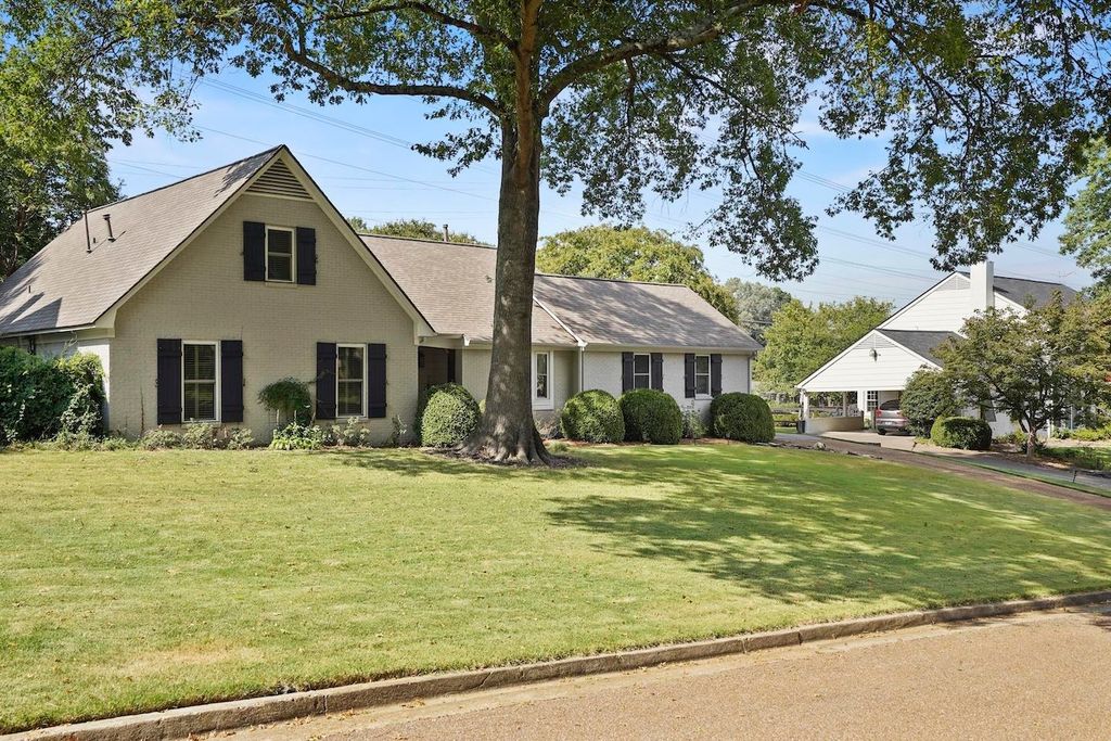 7080 WOODRIDGE LN, Germantown, TN 38138