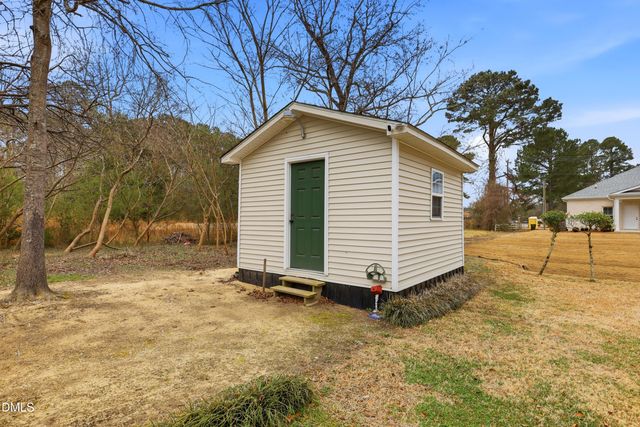 525 W Edwards Street, Princeton, NC 27569