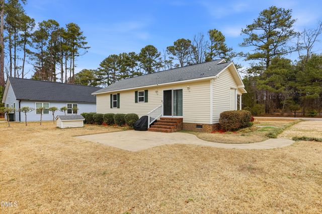 525 W Edwards Street, Princeton, NC 27569