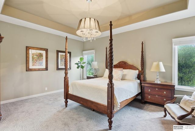 19025 Cuming Circle, Omaha, NE 68022