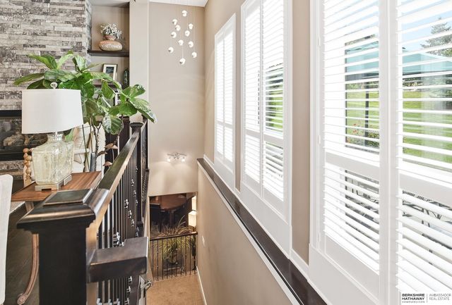 19025 Cuming Circle, Omaha, NE 68022