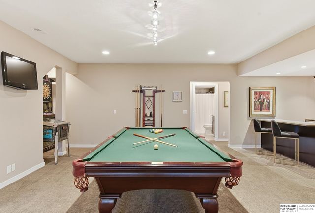 19025 Cuming Circle, Omaha, NE 68022