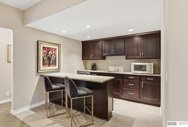 19025 Cuming Circle, Omaha, NE 68022