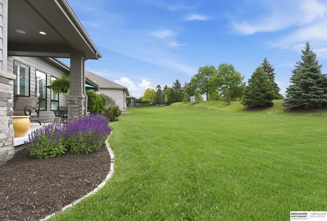 19025 Cuming Circle, Omaha, NE 68022