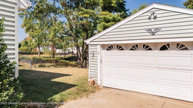 1101 Barr Avenue, Lansing, MI 48911