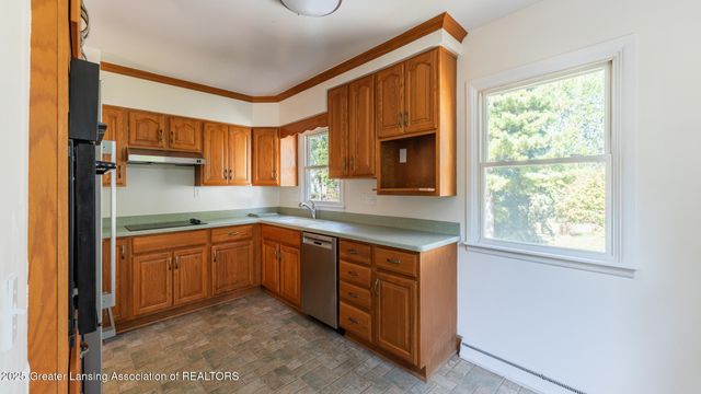 1101 Barr Avenue, Lansing, MI 48911