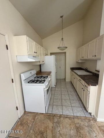 10156 RACOON Drive, El Paso, TX 79924