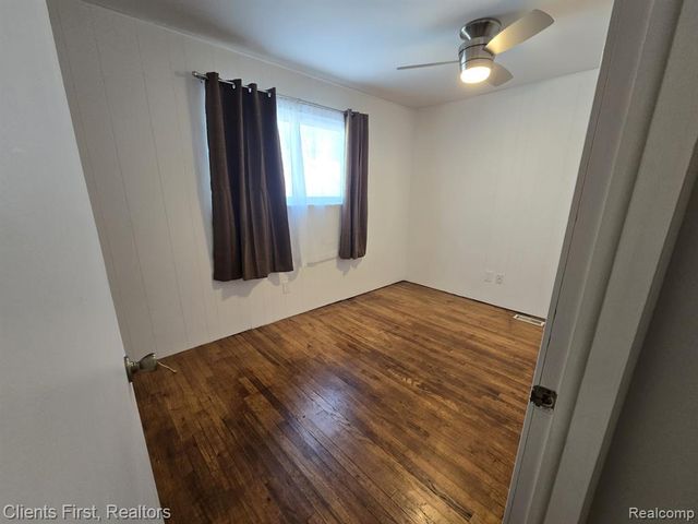 28004 Hughes Street, Saint Clair Shores, MI 48081