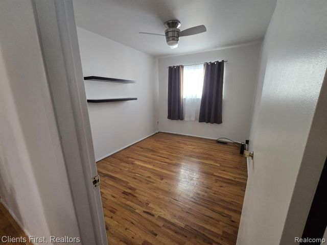 28004 Hughes Street, Saint Clair Shores, MI 48081