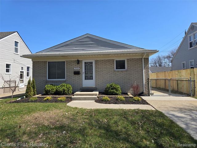 28004 Hughes Street, Saint Clair Shores, MI 48081