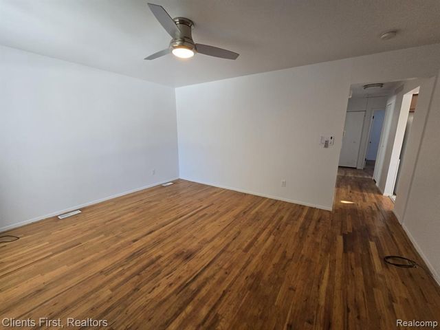 28004 Hughes Street, Saint Clair Shores, MI 48081