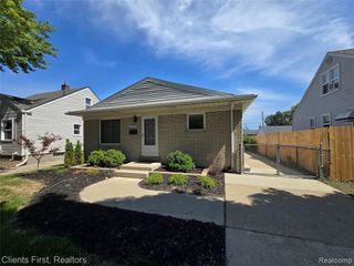 28004 Hughes Street, Saint Clair Shores, MI 48081