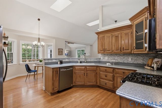 5052 Brandon Pines Dr, Providence Forge, VA 23140