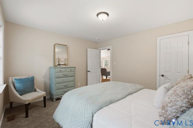 5052 Brandon Pines Dr, Providence Forge, VA 23140