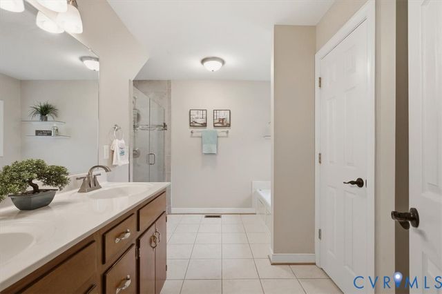5052 Brandon Pines Dr, Providence Forge, VA 23140