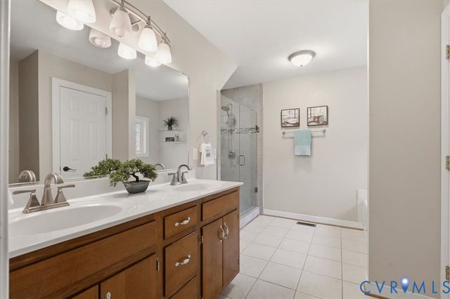 5052 Brandon Pines Dr, Providence Forge, VA 23140