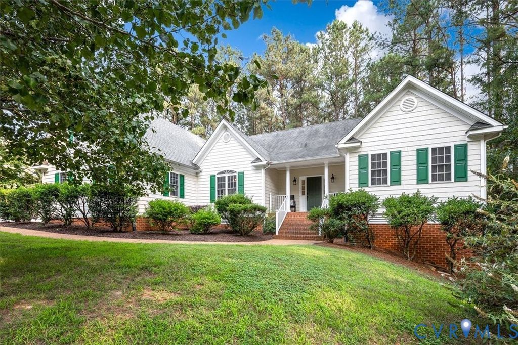 5052 Brandon Pines Dr, Providence Forge, VA 23140