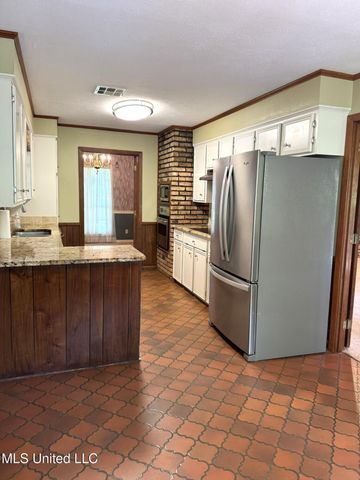 58 Melanie Road, Natchez, MS 39120