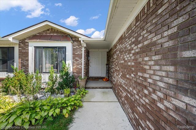 38364 Yonkers Drive, Sterling Heights, MI 48310
