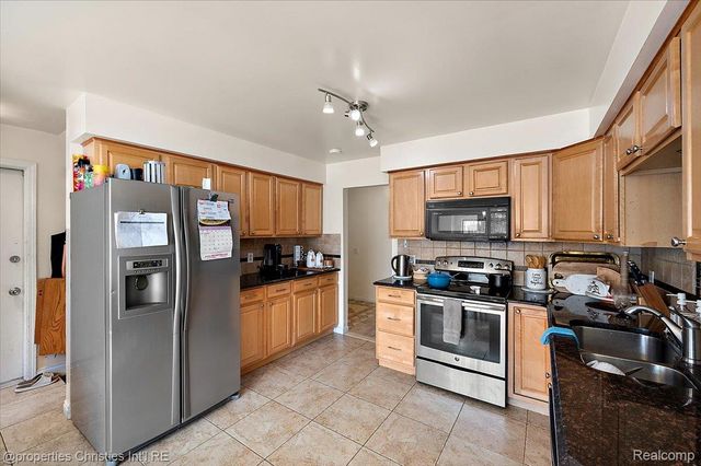 38364 Yonkers Drive, Sterling Heights, MI 48310