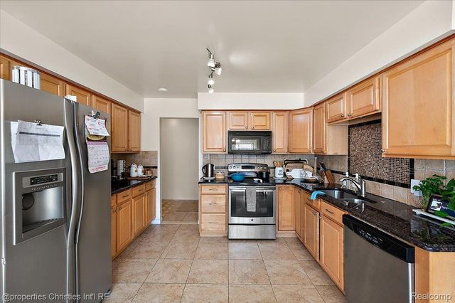 38364 Yonkers Drive, Sterling Heights, MI 48310