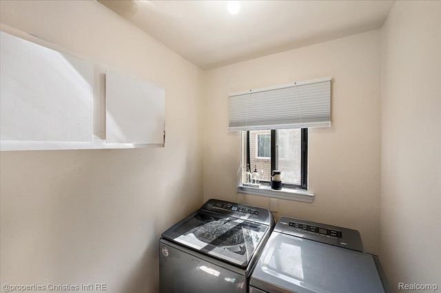 38364 Yonkers Drive, Sterling Heights, MI 48310