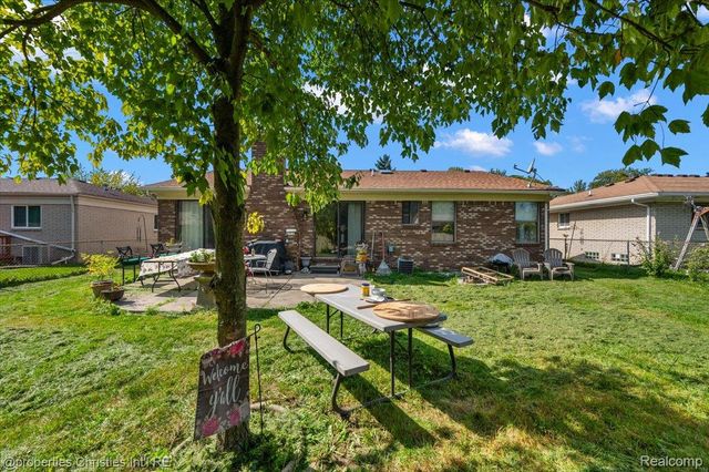 38364 Yonkers Drive, Sterling Heights, MI 48310