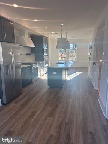 9103 FORKLEAF OAK DR, Fredericksburg, VA 22407