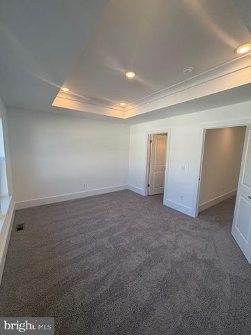 9103 FORKLEAF OAK DR, Fredericksburg, VA 22407