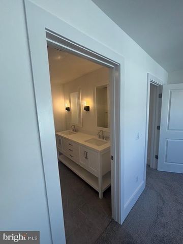 9103 FORKLEAF OAK DR, Fredericksburg, VA 22407