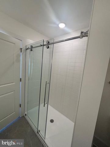 9103 FORKLEAF OAK DR, Fredericksburg, VA 22407