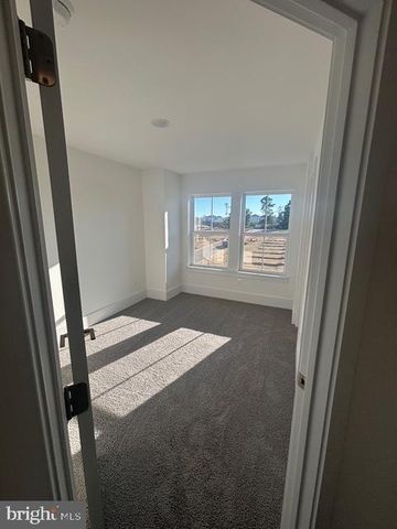 9103 FORKLEAF OAK DR, Fredericksburg, VA 22407