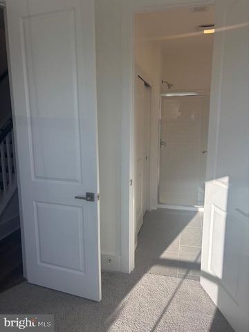 9103 FORKLEAF OAK DR, Fredericksburg, VA 22407